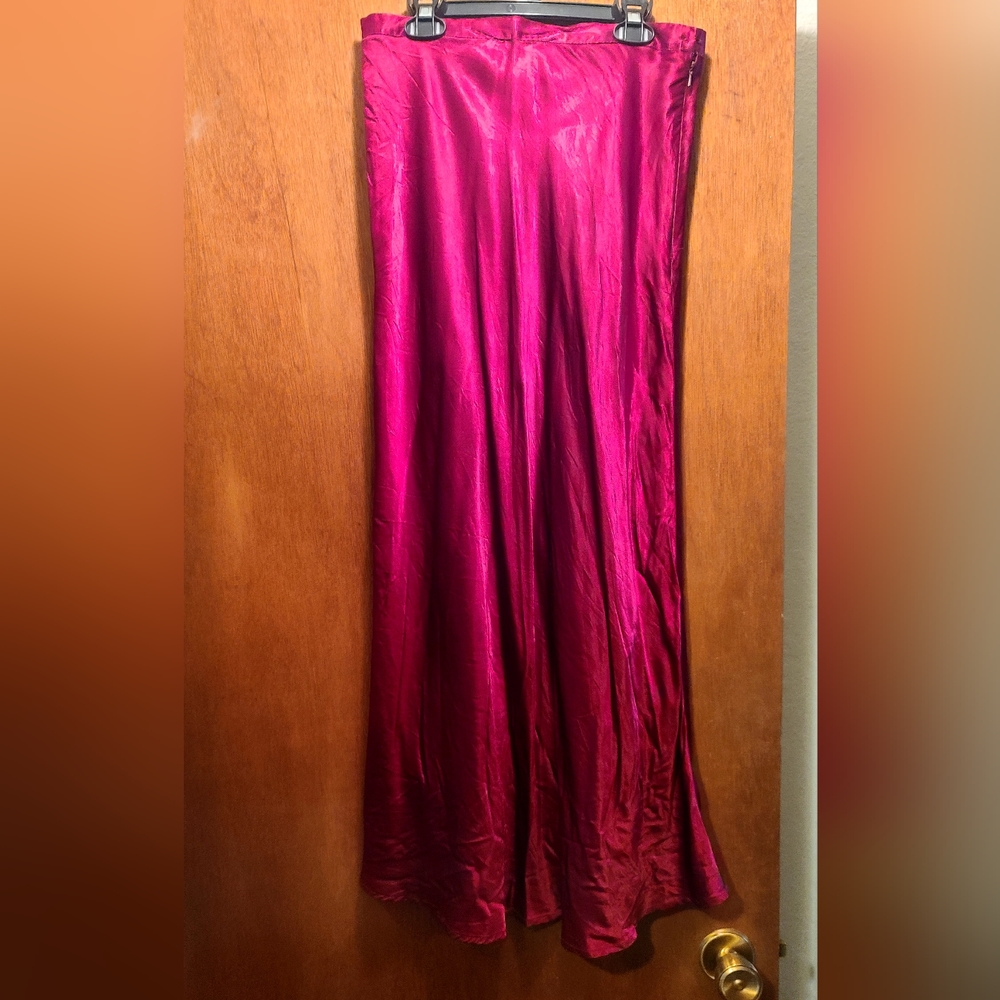 COPY - STUNNING vintage Las Vidas deep red wine color silk like maxi skirt sz10 - Picture 2 of 7